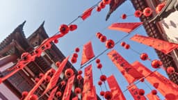 En China, el Año Nuevo Lunar "recuerda la incertidumbre del futuro", según un analista