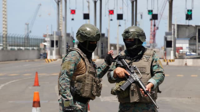 Ecuador incauta 3.2 toneladas de cocaína en altamar, en coordinación con Estados Unidos