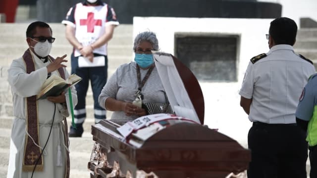 Muertes en México bajan 6 % en 2025, pero superan nivel prepandemia