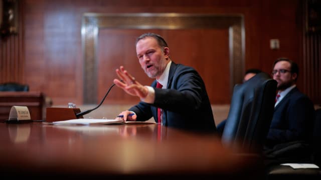 Estados Unidos no aumentará los aranceles a China, afirma un funcionario de Comercio