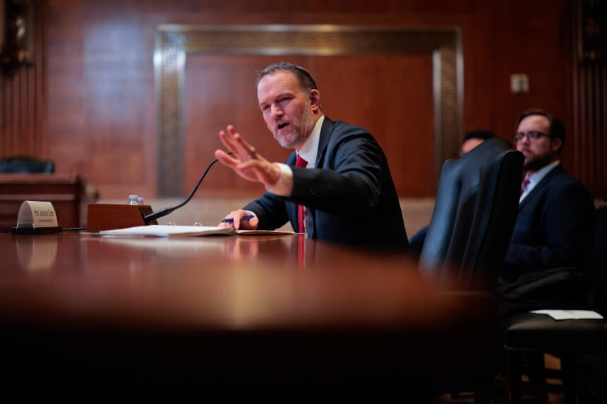 Estados Unidos no aumentará los aranceles a China, afirma un funcionario de Comercio