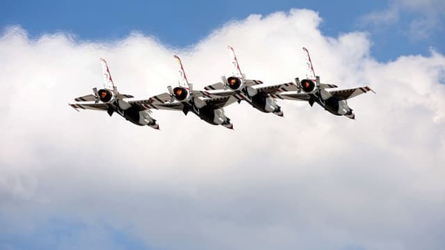 Arrestan a expiloto de la Fuerza Aérea de EE. UU. por presuntamente entrenar a militares chinos