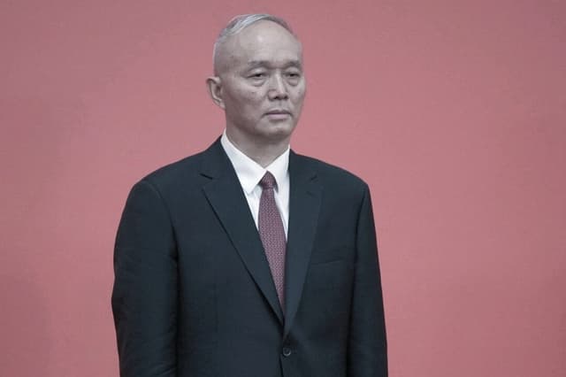 El miembro del Comité Permanente Cai Qi aparece en una rueda de prensa con miembros del nuevo Comité Permanente del Buró Político del Partido Comunista Chino en el Gran Salón del Pueblo de Beijing el 23 de octubre de 2022. (Kevin Frayer/Getty Images)