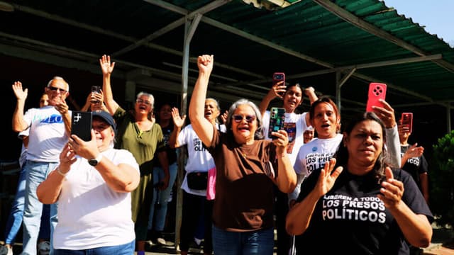 Venezuela libera a los dos últimos periodistas detenidos, informa sindicato