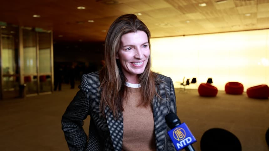 Sara Galindo, promotora de Cultura y Arte mexicano en España asiste a ver Shen Yun en San Lorenzo de El Escorial
en el Teatro Auditorio San Lorenzo de El Escorial el 26 de febrero de 2026. (NTD)