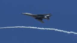 EE. UU. envió bombarderos B-1 "a lo más profundo de Irán", dice el CENTCOM