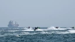 Irán ataca el transporte marítimo en el golfo de Omán y anuncia el cierre del estrecho de Ormuz