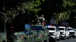 Con ataúd dorado, música y blindaje policial, sepultan a "El Mencho" en Guadalajara