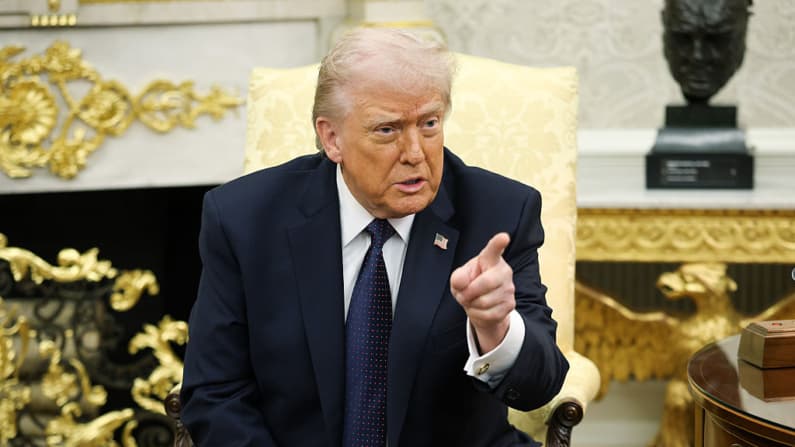 Trump: "Alguien adentro" de Irán sería un líder más adecuado para el país que el hijo del difunto sha