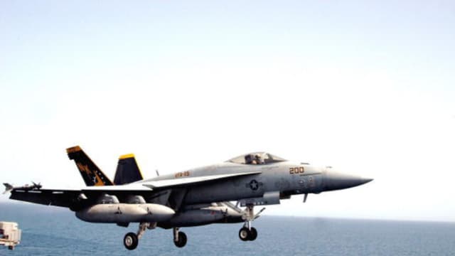 Comandante afirma que 50,000 soldados, 200 cazas y dos portaaviones participan en ataque contra Irán