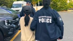 La visión de un exagente federal sobre cómo el PCCh convierte a jóvenes expatriados en espías