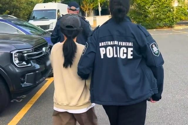 La visión de un exagente federal sobre cómo el PCCh convierte a jóvenes expatriados en espías