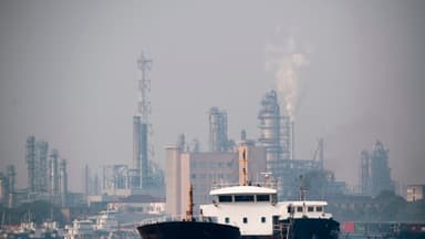 Intento de Beijing de bloquear sanciones estadounidenses contra refinerías chinas tendrá un impacto limitado