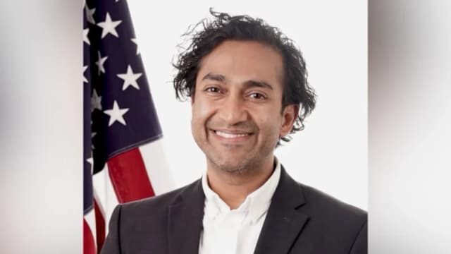 Vinay Prasad, director de vacunas de la FDA, dejará la agencia en abril