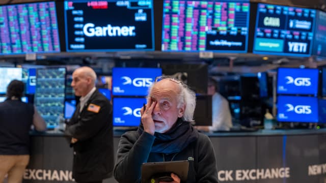 Reseña de Wall Street: Las acciones se desploman ante el aumento del petróleo y el incremento de los rendimientos