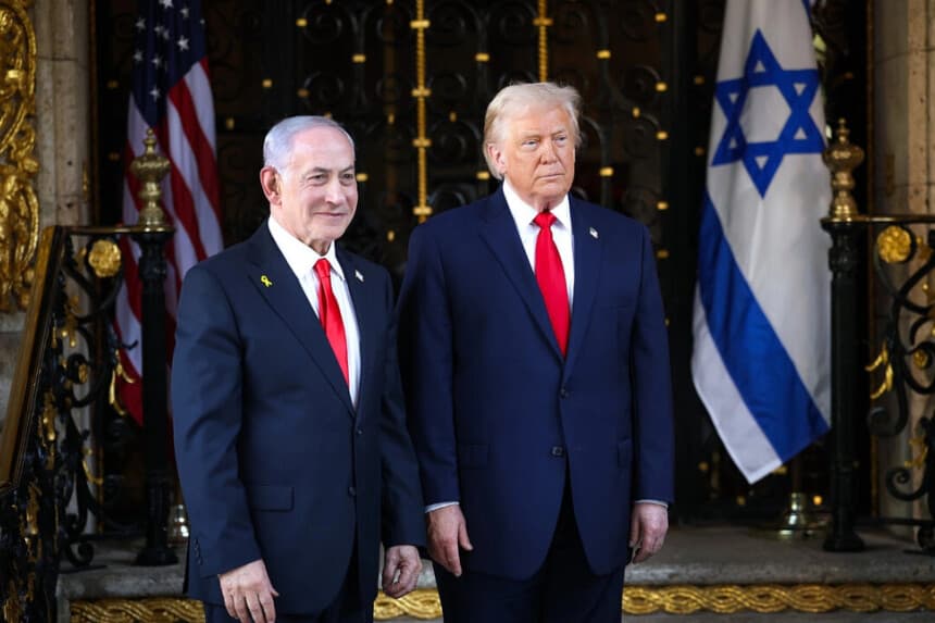El presidente de Estados Unidos, Donald Trump, recibe al primer ministro israelí, Benjamin Netanyahu, en su club Mar-a-Lago, en Palm Beach, Florida, el 29 de diciembre de 2025. (Joe Raedle/Getty Images).