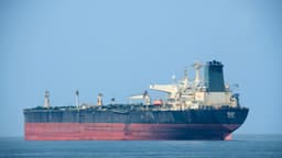 “Es un precio pequeño a pagar”, afirma Trump mientras el petróleo supera los 100 dólares