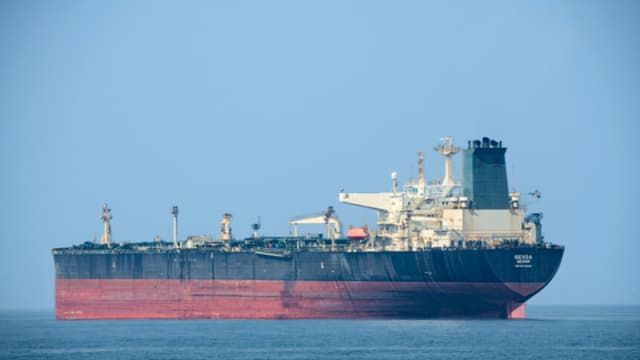 “Es un precio pequeño a pagar”, afirma Trump mientras el petróleo supera los 100 dólares