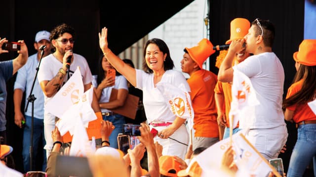 Keiko Fujimori agradece a sus seguidores tras subir en las encuestas en Perú