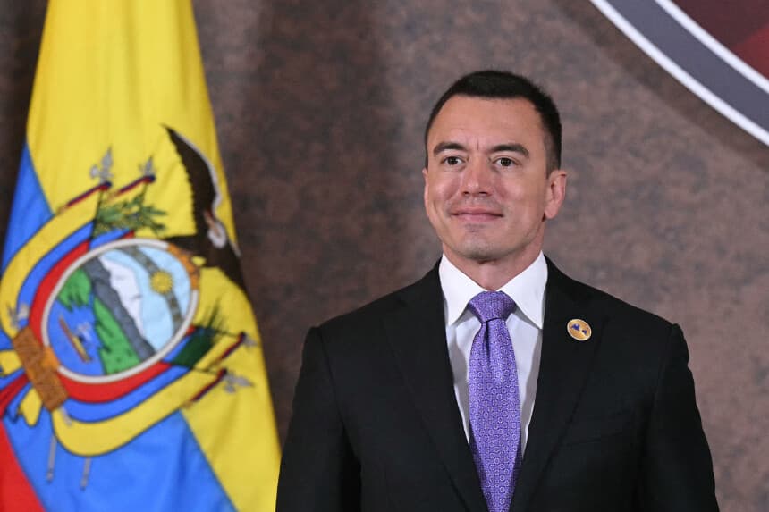 Noboa dice que expulsó a personal diplomático por injerencia de Cuba en actividades políticas