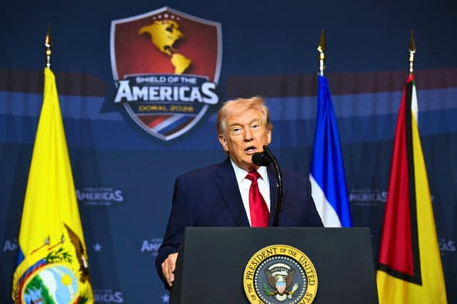 El presidente Donald Trump habla durante la cumbre "Escudo de las Américas" en el Trump National Doral de Miami, Florida, el 7 de marzo de 2026. (Saul Loeb/AFP a través de Getty Images).