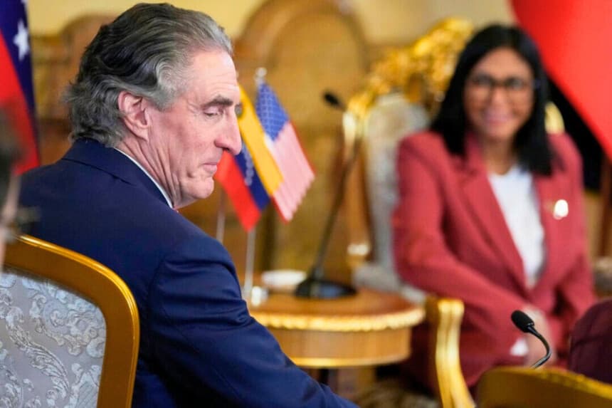 Secretario del Interior anuncia la llegada de 100 millones de dólares en oro venezolano