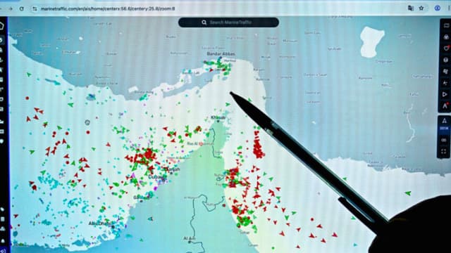 Irán promete bloquear los envíos de petróleo hasta que cesen los ataques de Estados Unidos e Israel