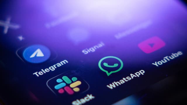 Hackers rusos acceden a cuentas de usuarios de WhatsApp y Signal, según agencias de inteligencia