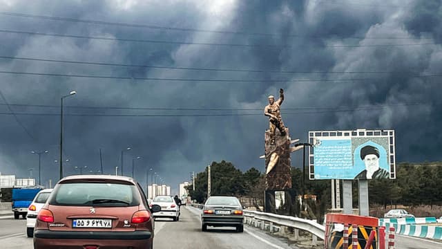 Admon. Trump da señales de que la guerra con Irán termina, mientras los ataques son más intensos