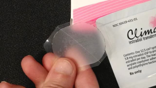 Escasez de parches de estrógeno afecta a farmacias al aumentar la demanda a nivel internacional