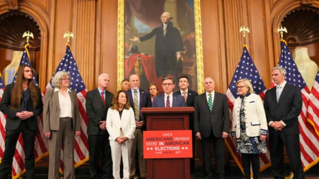 Trump reafirma su apoyo a la ley SAVE, lo que aumenta la presión sobre el Partido Republicano