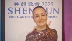 "Como estar en el cielo": Directora de escuela de danza en Bilbao rinde homenaje a los artistas de Shen Yun