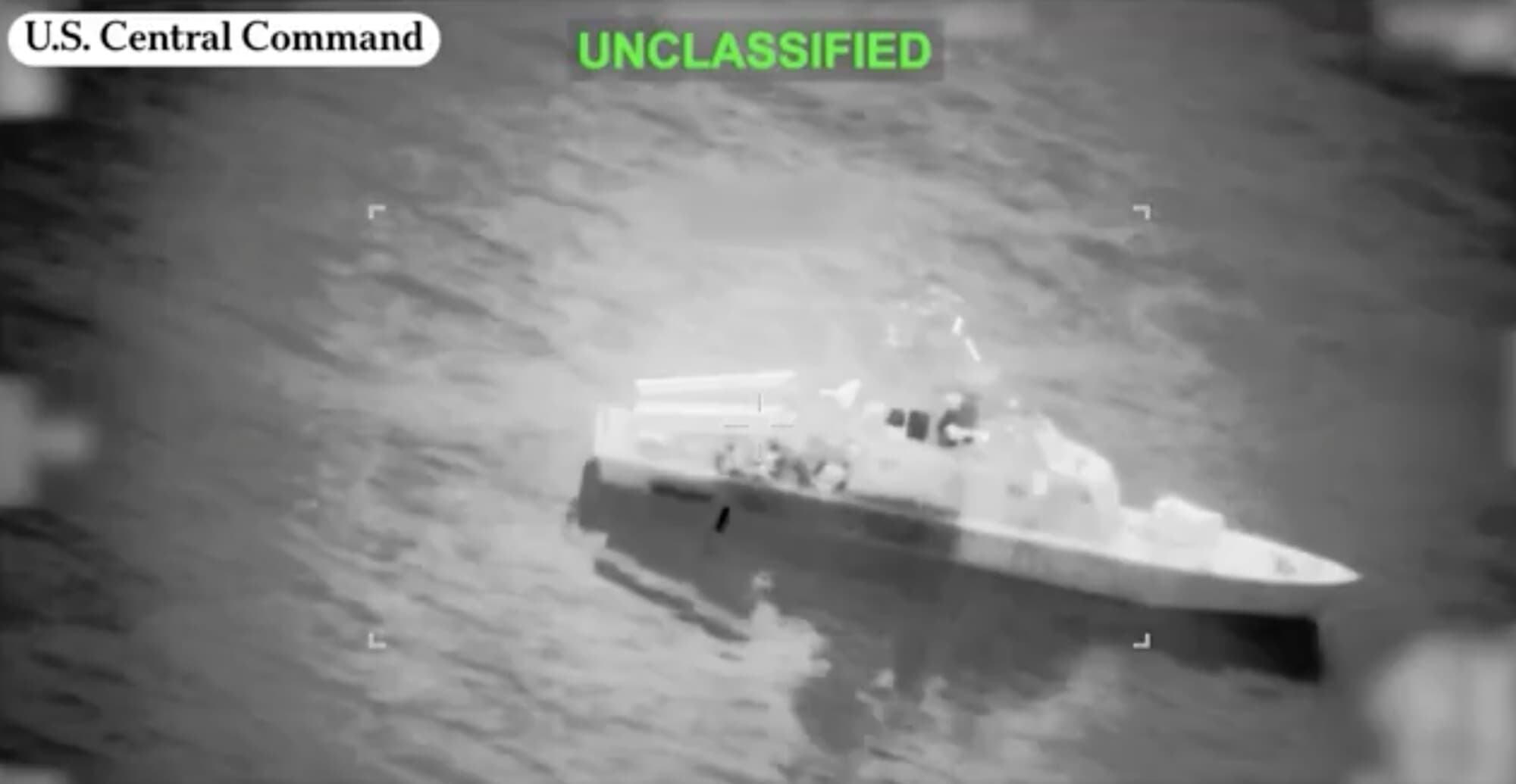 Vídeo del CENTCOM que muestra ataques militares estadounidenses contra barcos iraníes, incluyendo minadores. (Captura de video).