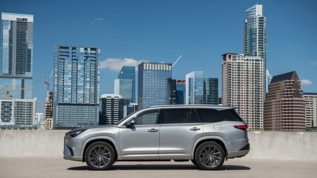 Lexus TX híbrido: lujo, tranquilidad y eficiencia de combustible para familias numerosas