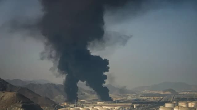 Irán declara puertos civiles de EAU "objetivos legítimos" por presencia militar de EE. UU.