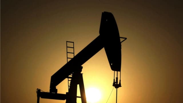 Precios del petróleo superan los 106 dólares por barril