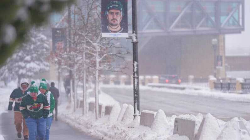 Nieve y fuertes vientos golpean partes de EE. UU., con riesgo de tormentas y tornados desde el domingo