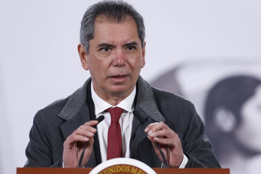 El secretario de Hacienda y Crédito Público, Edgar Amador, habla durante una rueda de prensa en Palacio Nacional de Ciudad de México. Imagen de archivo. (EFE/ Sáshenka Gutiérrez)