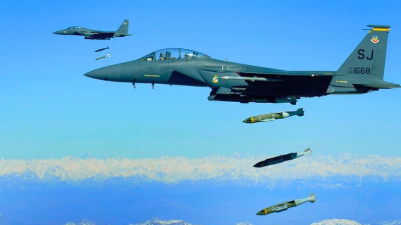 Según el CENTCOM, EE. UU. ha realizado 8000 vuelos y ha atacado 7800 objetivos iraníes