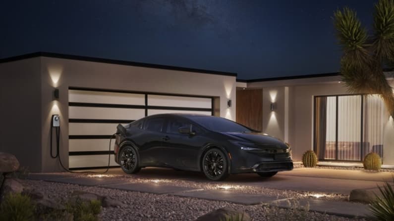 El Toyota Prius híbrido recargable compromete poco en su búsqueda de gran eficiencia