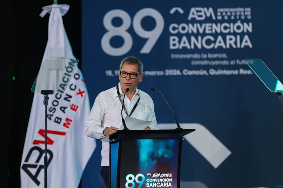 El secretario de Hacienda, Edgar Amador Zamora, participa en la inauguración de la 89 Convención Bancaria este jueves, en Cancún (EFE/Alonso Cupul)