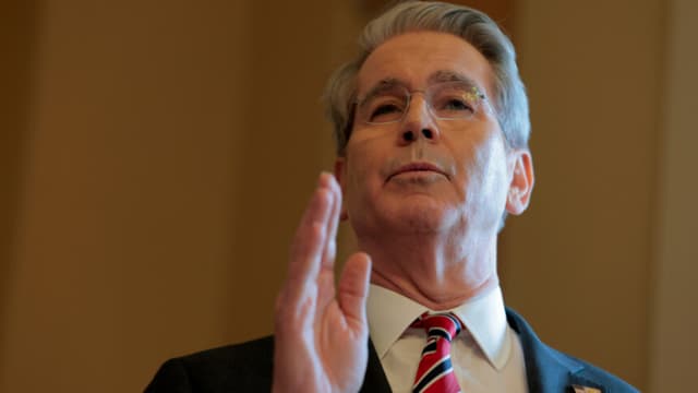 Estados Unidos pretende confiscar el dinero de los desertores iraníes: Bessent