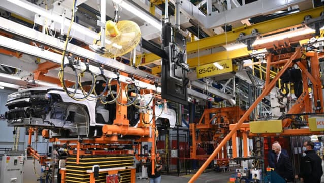 General Motors no prevé un cambio inmediato en la demanda pese al aumento de precios de la gasolina