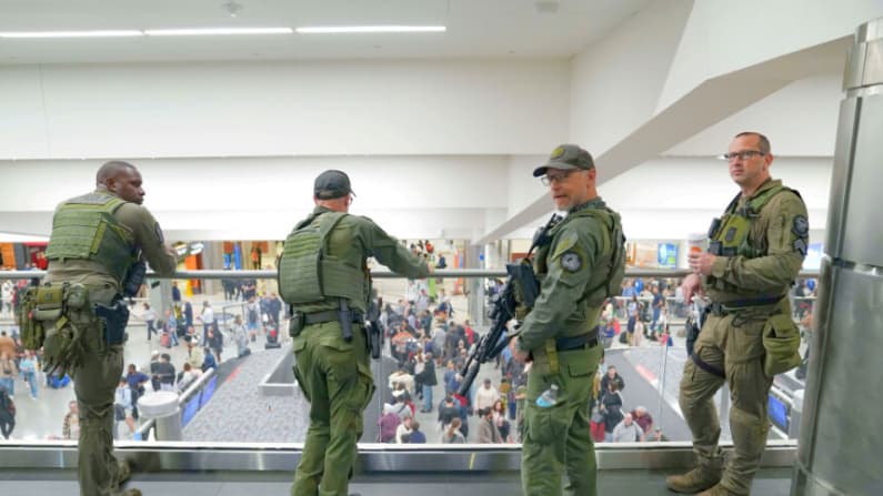 Más de 3120 agentes de la TSA se dan de baja por enfermedad