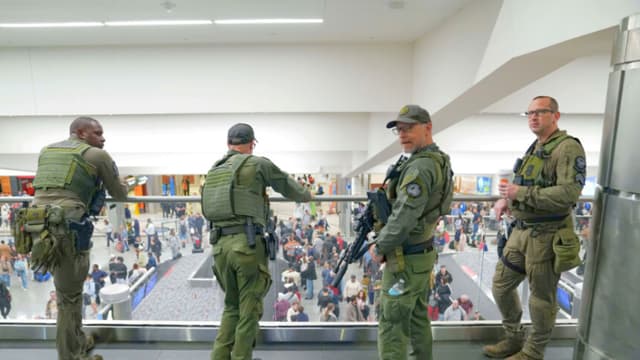 Agentes del ICE desplegados en aeropuertos estadounidenses