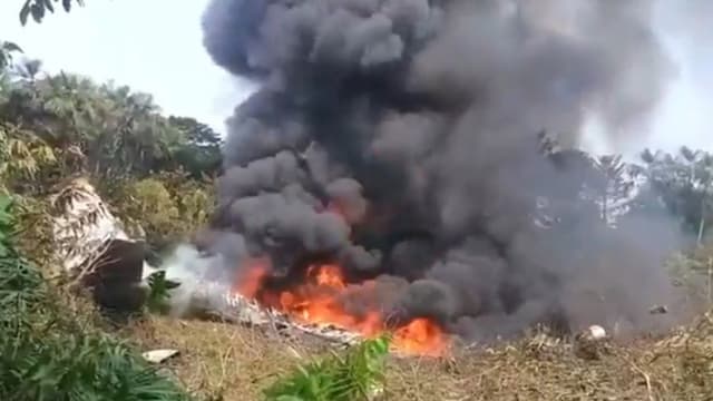 Avión militar con 125 personas a bordo se accidenta en Colombia: Al menos 48 sobreviven