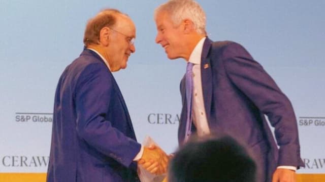 El Jefe energético insta a aumentar producción petrolera y promete ganancias tras guerra con Irán