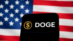 Administración Trump pide a la Corte Suprema suspender investigaciones sobre DOGE