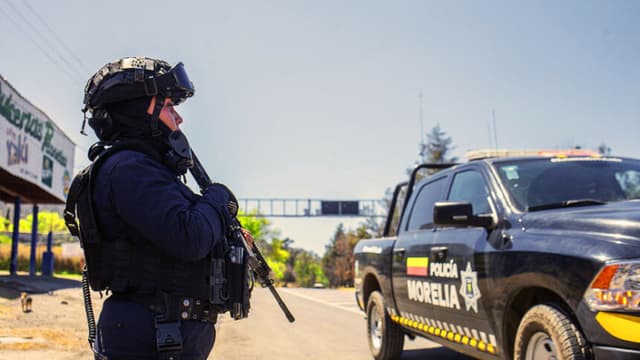 Adolescente asesina con rifle a dos profesoras en el occidente de México