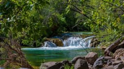 Joven taiwanés fallece tras quedar sumergido por varios minutos bajo una cascada